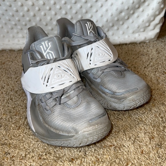 Kyrie Low 3 TB - Picture 3 of 10